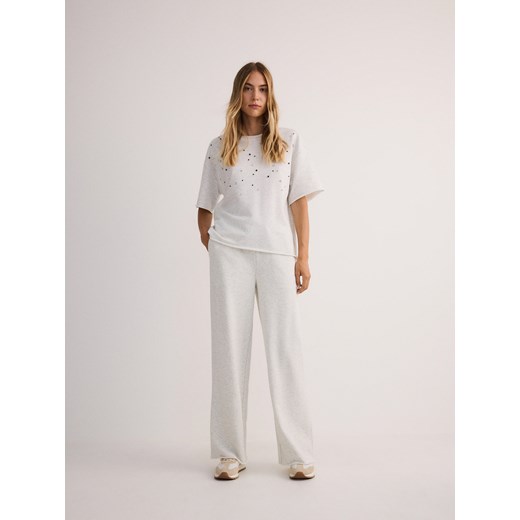 Reserved - T-shirt oversize z aplikacjami - jasnoszary - id: 3794T-09M - marki Reserved - 179377649 Reserved - T-shirt oversize z aplikacjami - jasnoszary ze sklepu Reserved w kategorii Bluzki damskie - zdjęcie 179377649