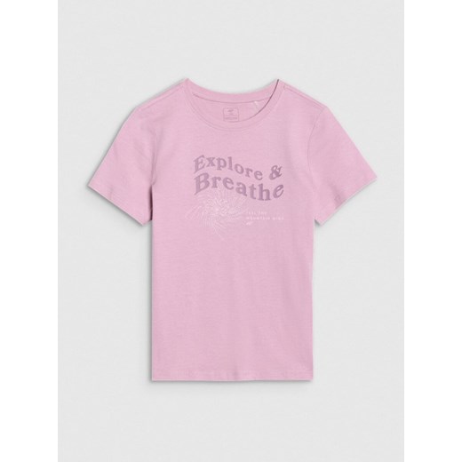 Dziewczęcy t-shirt z nadrukiem 4F 4FJWSS25TTSHF1854 - różowy ze sklepu Sportstylestory.com w kategorii Bluzki dziewczęce - zdjęcie 179382085