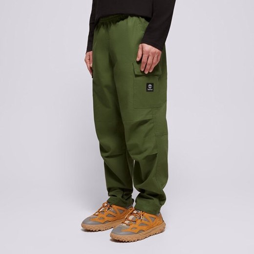 TIMBERLAND SPODNIE WOVEN BADGE RIPSTOP CARGO PANT ze sklepu Sizeer w kategorii Spodnie męskie - zdjęcie 179384328