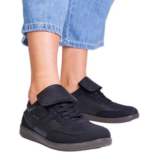 Czarne niskie sneakersy sznurowane ze sklepu ButyModne.pl w kategorii Buty sportowe damskie - zdjęcie 179387015