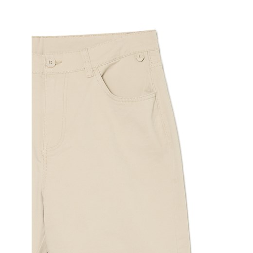 Cropp - Jasne gładkie szorty regular - beżowy Cropp 36 Cropp