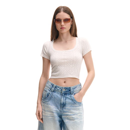 Cropp - Wzorzysty biały T-shirt z kokardką - biały ze sklepu Cropp w kategorii Bluzki damskie - zdjęcie 179392336