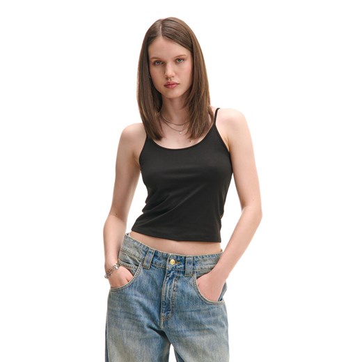 Cropp - Dopasowany czarny crop top - czarny ze sklepu Cropp w kategorii Bluzki damskie - zdjęcie 179392406