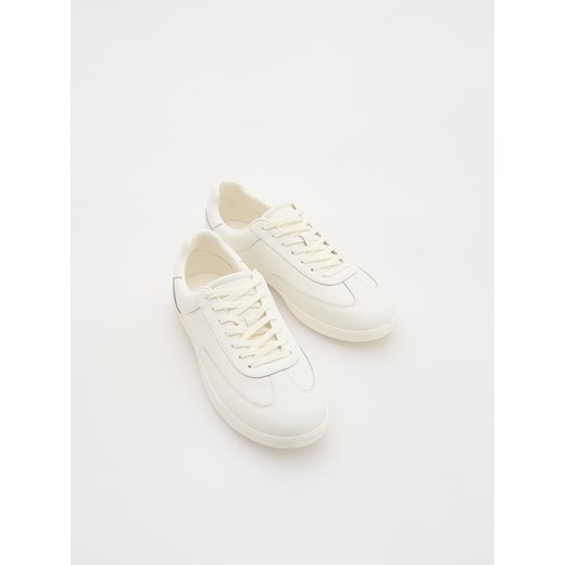 Reserved - Skórzane sneakersy - biały ze sklepu Reserved w kategorii Buty sportowe damskie - zdjęcie 179393076