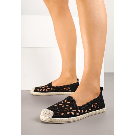 Czarne Espadryle z Ażurowymi Wycięciami Merindrela ze sklepu born2be.pl w kategorii Espadryle damskie - zdjęcie 179399147