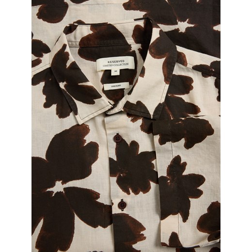 Beżowa koszula męska Reserved z klasycznym kołnierzykiem z długim rękawem z lnu 