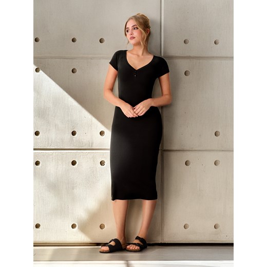 Sukienka Sinsay dopasowana z elastanu 