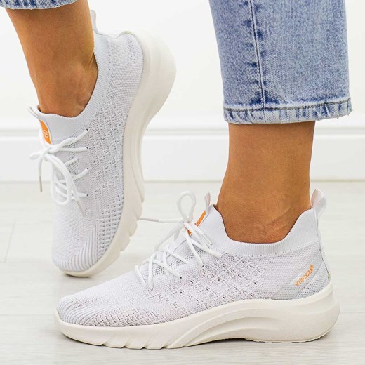 Białe sportowe buty damskie Vinceza 17365 ze sklepu suzana.pl w kategorii Buty sportowe damskie - zdjęcie 179438596