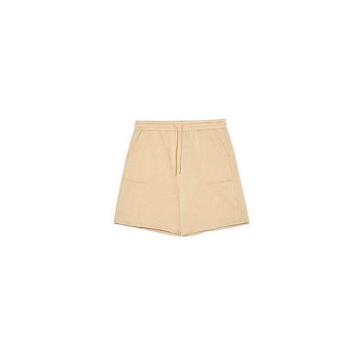 Cropp - Beżowe dresowe szorty comfort - beżowy ze sklepu Cropp w kategorii Spodenki męskie - zdjęcie 179460719