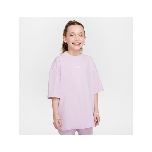 T-shirt o kroju oversize dla dużych dzieci (dziewcząt) Nike Sportswear - Fiolet ze sklepu Nike poland w kategorii Bluzki dziewczęce - zdjęcie 179485017