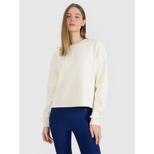 Damska bluza dresowa nierozpinana bez kaptura 4F 4FWSS25TSWSF1543 - biała ze sklepu Sportstylestory.com w kategorii Bluzy damskie - zdjęcie 179485249