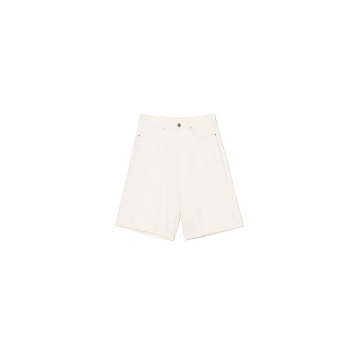 Cropp - Jeansowe szorty jorts z efektem sprania - biały ze sklepu Cropp w kategorii Spodenki męskie - zdjęcie 179505208