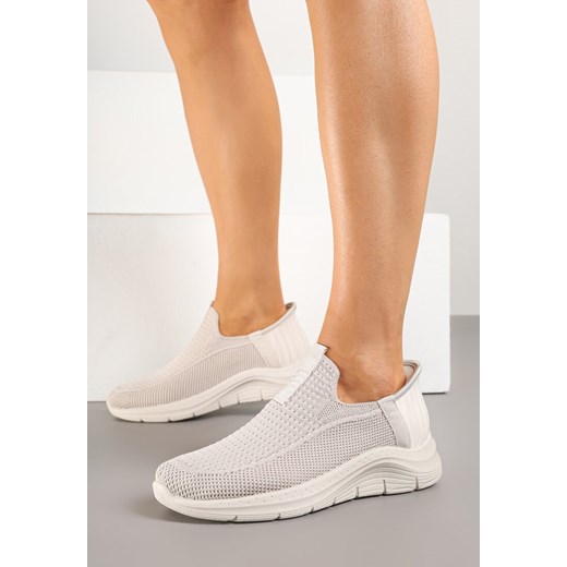 Białe Wsuwane Buty Sportowe Sneakersy na Tłoczonej Podeszwie Fadema 39 born2be.pl