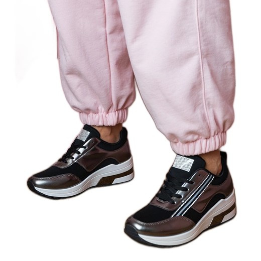 Czarne sneakersy z cyrkoniami i metaliczną wstawką ze sklepu ButyModne.pl w kategorii Buty sportowe damskie - zdjęcie 179536806