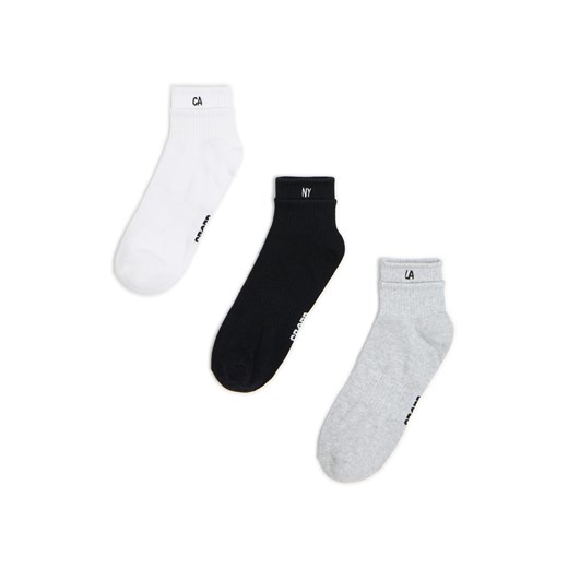 Cropp - 3 pack skarpet basic - szary ze sklepu Cropp w kategorii Skarpetki męskie - zdjęcie 179572696