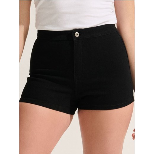Sinsay - Szorty jeansowe high waist skinny - czarny ze sklepu Sinsay w kategorii Szorty - zdjęcie 179579355