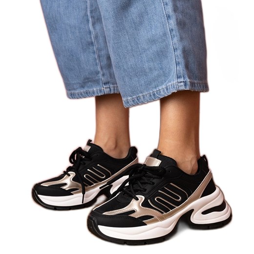 Czarne sneakersy sportowe na masywnej podeszwie ze sklepu ButyModne.pl w kategorii Buty sportowe damskie - zdjęcie 179595825