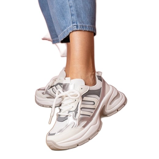 Białe sneakersy sportowe na masywnej podeszwie ze sklepu ButyModne.pl w kategorii Buty sportowe damskie - zdjęcie 179595826