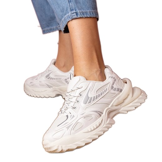 Białe sneakersy sportowe na stylowej podeszwie ze sklepu ButyModne.pl w kategorii Buty sportowe damskie - zdjęcie 179595827