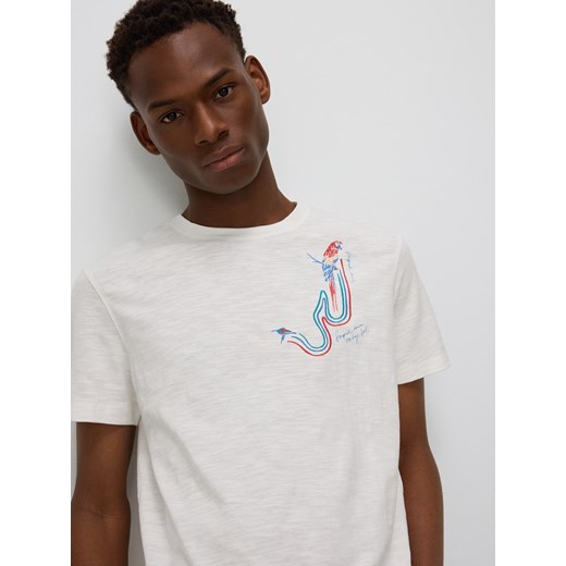 Reserved - T-shirt regular z haftem - kremowy ze sklepu Reserved w kategorii T-shirty męskie - zdjęcie 179600467