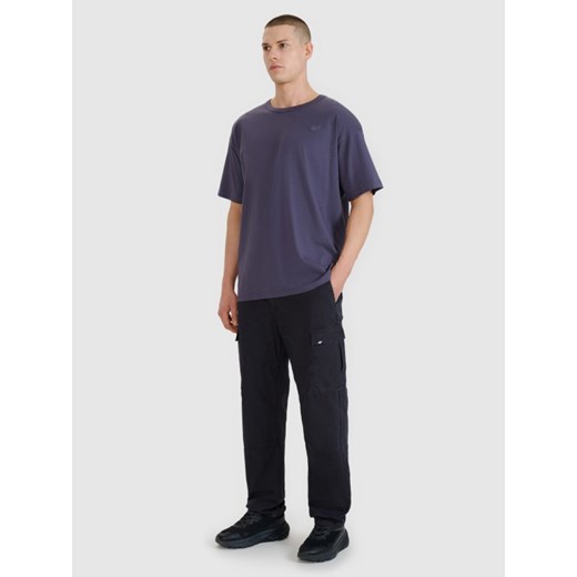 Męskie spodnie casual cargo 4F 4FRSS25TTROM1459 - czarne ze sklepu Sportstylestory.com w kategorii Spodnie męskie - zdjęcie 179603675