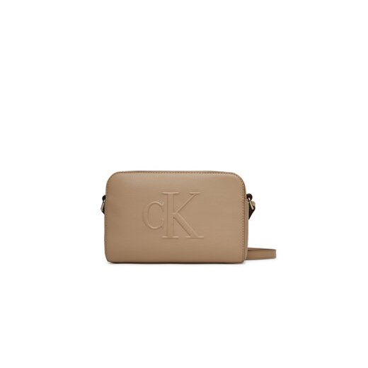 Listonoszka Calvin Klein średnia 