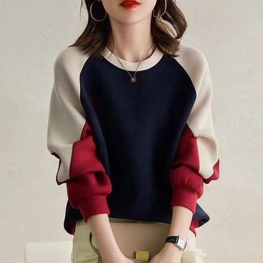 Bluza damska w stylu oversize - Czerwony S ze sklepu Intimica.pl w kategorii Bluzy damskie - zdjęcie 179618788