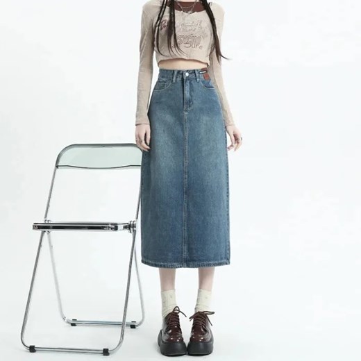 Klasyczna spódnica midi jeans - Niebieski S ze sklepu Intimica.pl w kategorii Spódnice - zdjęcie 179622078
