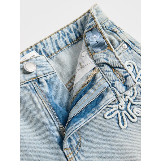 Reserved - Jeansy straight z haftem - niebieski Reserved 152 (11 lat) Reserved