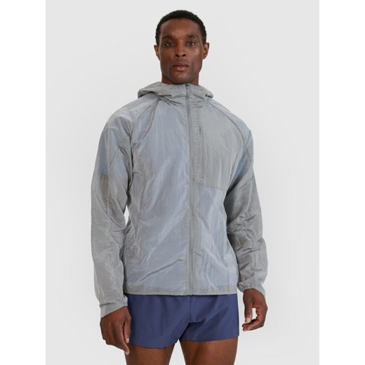Męska kurtka do biegania 4F Ultralight 4FWSS25TTJAM698 - szara ze sklepu Sportstylestory.com w kategorii Kurtki męskie - zdjęcie 179633016