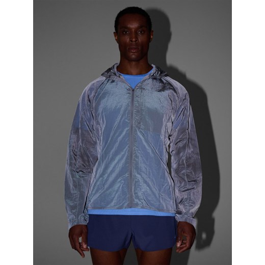 Męska kurtka do biegania 4F Ultralight 4FWSS25TTJAM698 - szara ze sklepu Sportstylestory.com w kategorii Kurtki męskie - zdjęcie 179633017