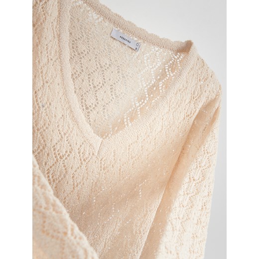 Sweter damski Reserved z dekoltem w serek