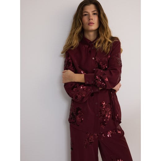 Reserved - Satynowa koszula z cekinowymi aplikacjami - burgundowy Reserved S Reserved okazyjna cena
