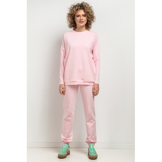 Prosta bluza dresowa - jasnoróżowa ze sklepu Cudmoda w kategorii Bluzy damskie - zdjęcie 179651898