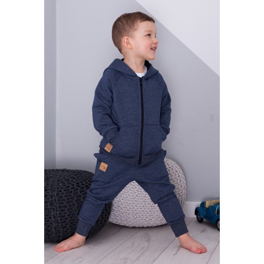 Bluza z kapturem i kieszonkami - granatowa ze sklepu Cudmoda w kategorii Bluzy chłopięce - zdjęcie 179655337