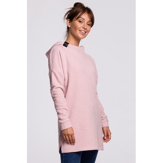 Asymetryczna bluza z kapturem - pudrowa ze sklepu Cudmoda w kategorii Bluzy damskie - zdjęcie 179655839