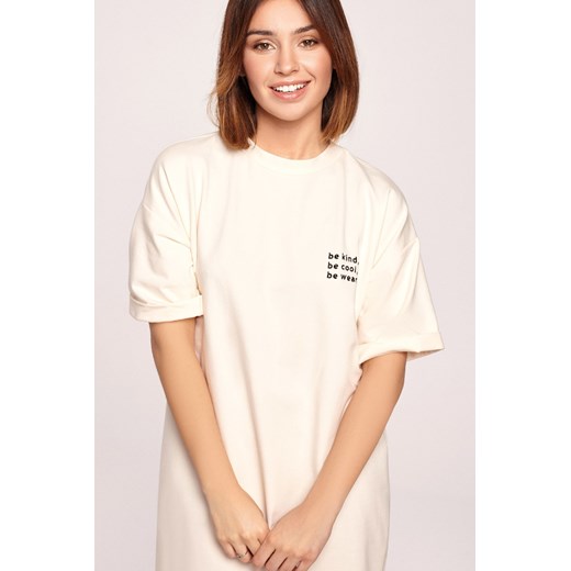 Sukienka t-shirtowa midi - śmietankowa ze sklepu Cudmoda w kategorii Sukienki - zdjęcie 179656647