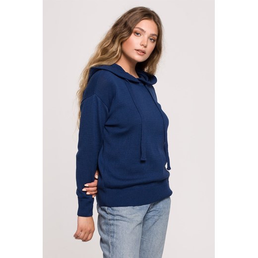 Sweter damski z kapturem - granatowy ze sklepu Cudmoda w kategorii Bluzy damskie - zdjęcie 179657158