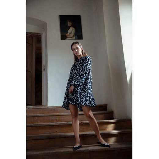 Sukienka oversize we wzór z falbaną - model 1 ze sklepu Cudmoda w kategorii Sukienki - zdjęcie 179657236