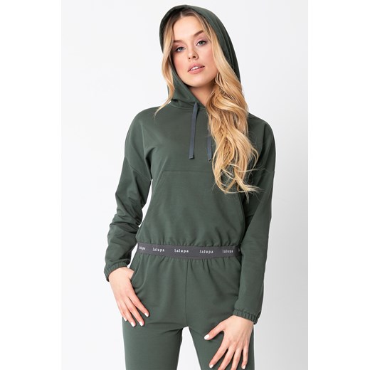 Krótka bluza z logowaną gumą - oliwkowa ze sklepu Cudmoda w kategorii Bluzy damskie - zdjęcie 179657838