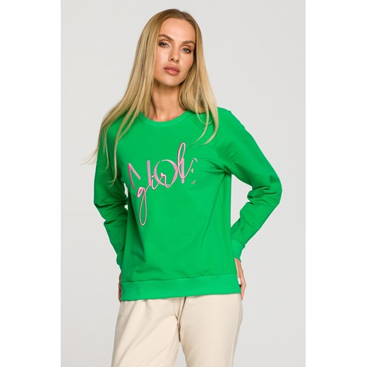 Bluza dresowa z haftem - soczysto zielona ze sklepu Cudmoda w kategorii Bluzy damskie - zdjęcie 179658168