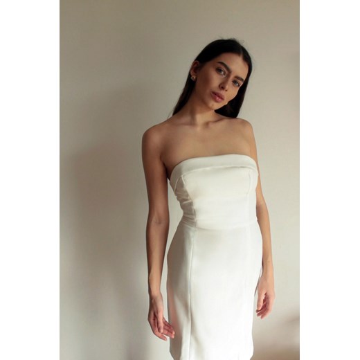 Dopasowana sukienka gorsetowa mini - ecru ze sklepu Cudmoda w kategorii Sukienki - zdjęcie 179658956