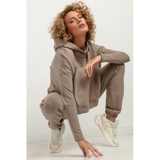Krótka bluza damska z kapturem - cappuccino ze sklepu Cudmoda w kategorii Bluzy damskie - zdjęcie 179659665
