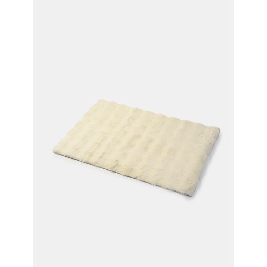 Sinsay - Dywan z miękkim długim włosiem - kremowy Sinsay One Size Sinsay