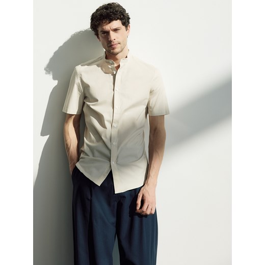 Reserved - Koszula slim fit ze stójką - beżowy ze sklepu Reserved w kategorii Koszule męskie - zdjęcie 179675828