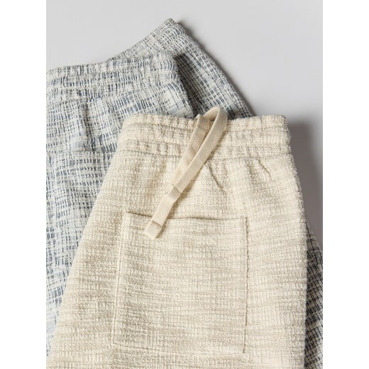 Reserved - Strukturalne szorty regular - szary Reserved M Reserved