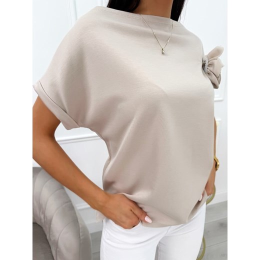 Beżowa Bluzeczka z Ozdobną Broszką Modnakiecka.pl S/M ModnaKiecka.pl