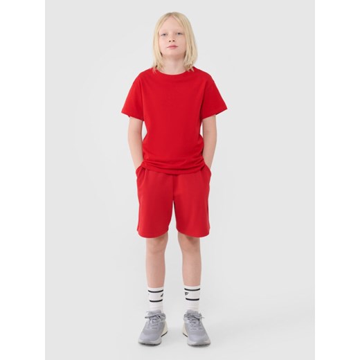 Chłopięce spodenki dresowe 4F 4FJWSS25TSHOM627 - czerwone ze sklepu Sportstylestory.com w kategorii Spodenki chłopięce - zdjęcie 179680918