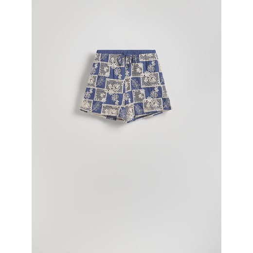 Szorty Reserved casual z haftem 