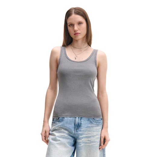 Cropp - Jasnoszary tank top - jasny szary ze sklepu Cropp w kategorii Bluzki damskie - zdjęcie 179699226